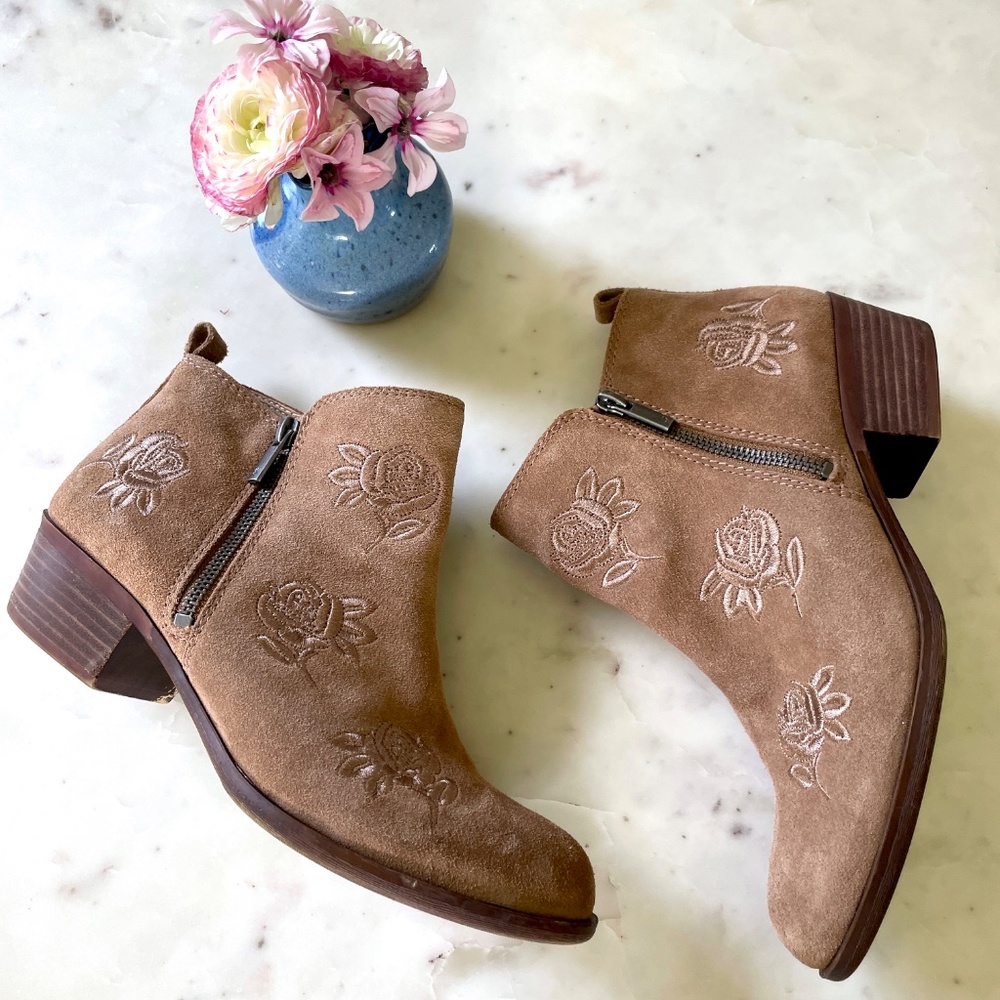 Lucky Brand Suede Rose Embroidered Ankle Boots Tan, Size 9